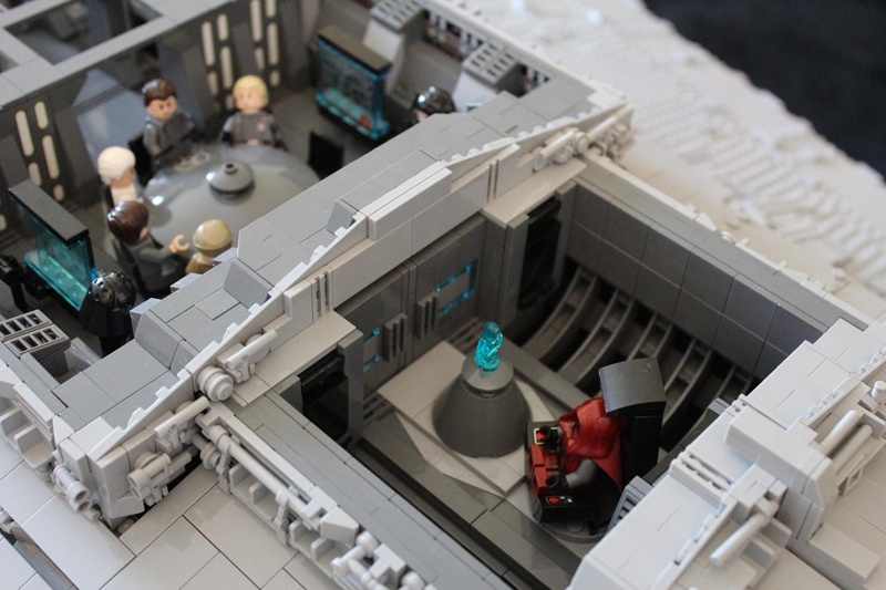 Illustration for article titled Custom LEGO Star Destroyer Is So Huge It Has A Three-Level Interior